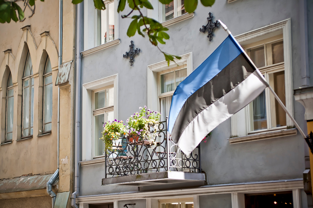 Muutunud seadus: järgmised kolm päeva peab Eesti kodudes lehvima riigilipp thumbnail