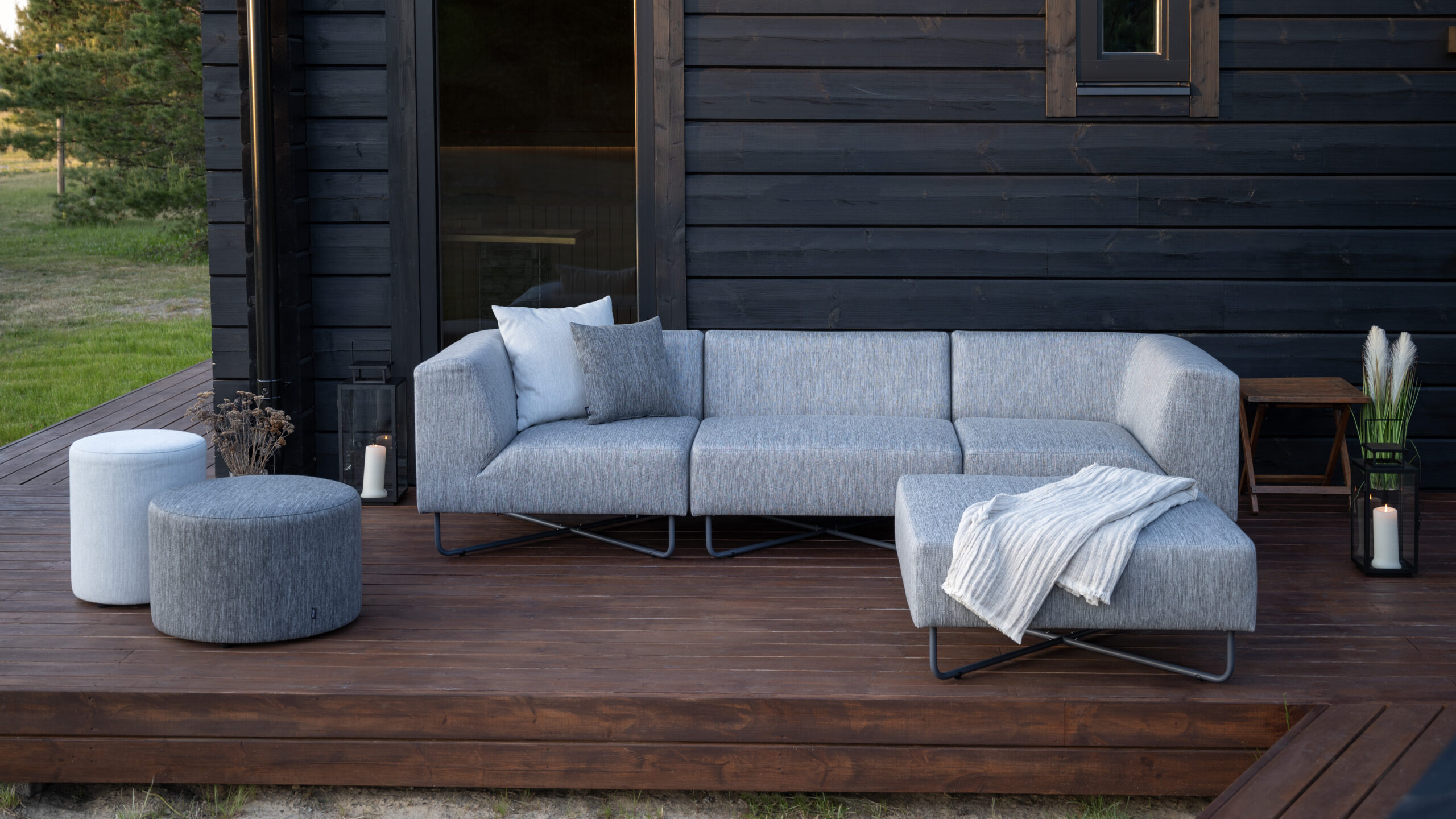 Oot-Oot Studio oferă sfaturi: Cum să alegi un mobilier practic și durabil din oțel?